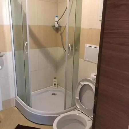 Large 2 Bedroom Apartment With Balcony Slantschew brjag